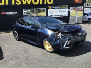 Toyota Corolla ZWE211