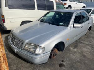 Mercedes-Benz 200 200