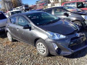Toyota Aqua NHP10 2015-2017