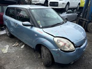 Mazda Verisa DC 2WD 01/04 on