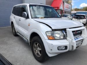 Mitsubishi Pajero V75W