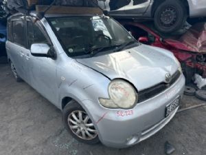 Toyota Sienta NCP81
