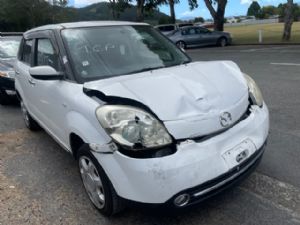 Mazda Verisa DC 2WD 01/04 on