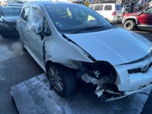 Toyota Auris ZRE152