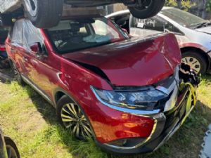 Mitsubishi Outlander CW5W 2006-2012