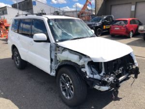 Mitsubishi Pajero V98W
