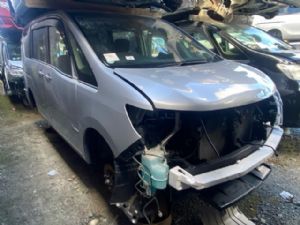 Nissan Serena C26 2010-2014