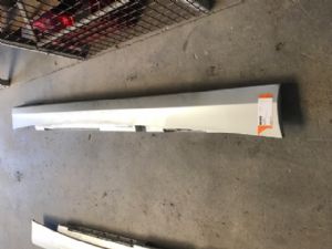 BMW 1 Series 118i F40 R Side Skirt