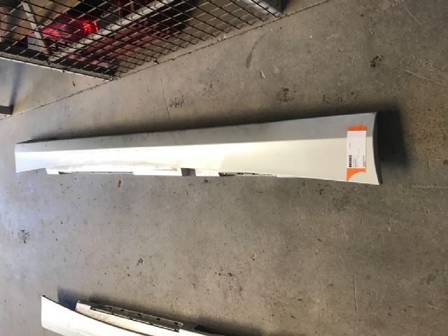 BMW 1 Series 118i F40 R Side Skirt