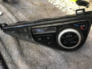 Toyota Aqua NHP10 2017-2020 Heater Controls