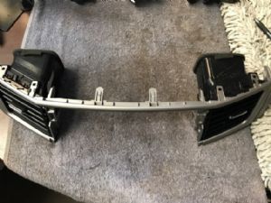 Toyota Vellfire ANH20 Dash Air Vent Centre