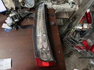 Mitsubishi Grandis NA4W L Tail Light