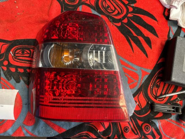 Toyota Highlander MCU28 2001-2007 L Tail Light