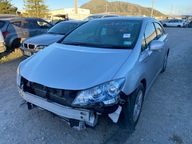 Wrecking Toyota Sai AZK10