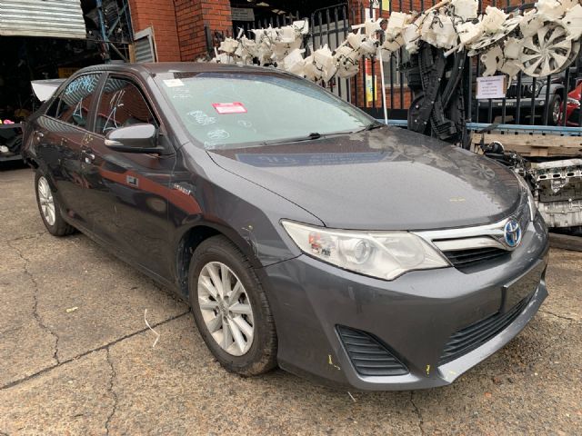 Toyota Camry AVV50