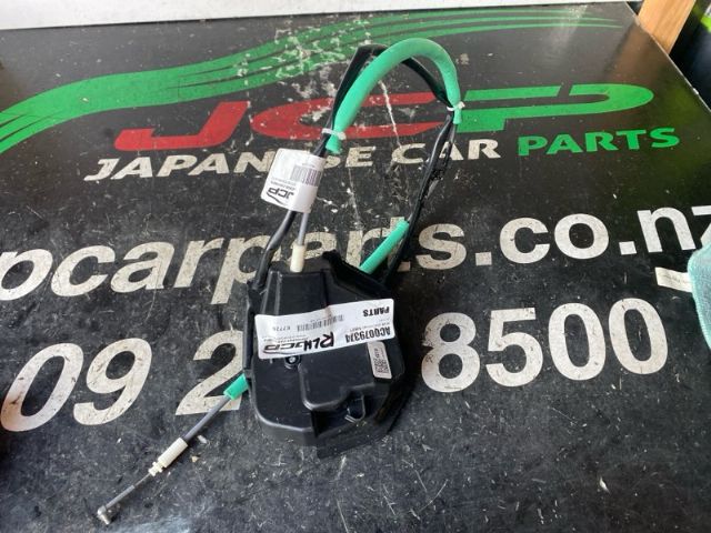 KIA Carnival NB81 LR Door Actuator