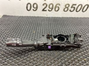 Toyota Hiace KDH221 10/06-on Headlight Switch