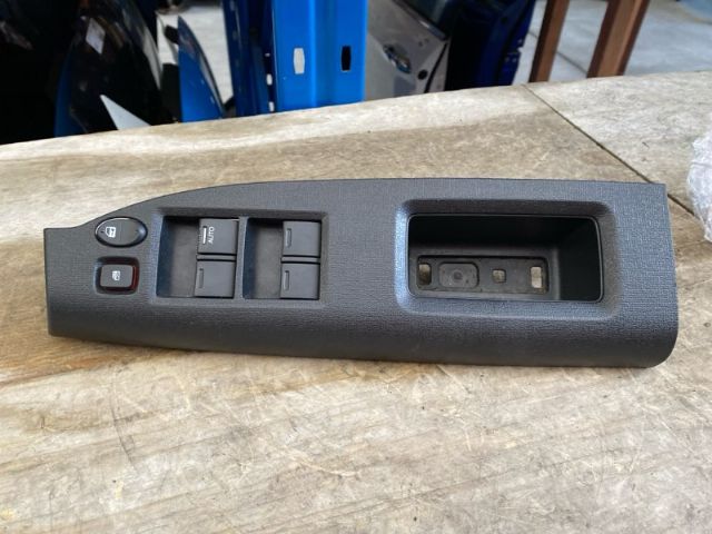 Honda Mobilio/Spike GB3 2014-on Window Master Switch