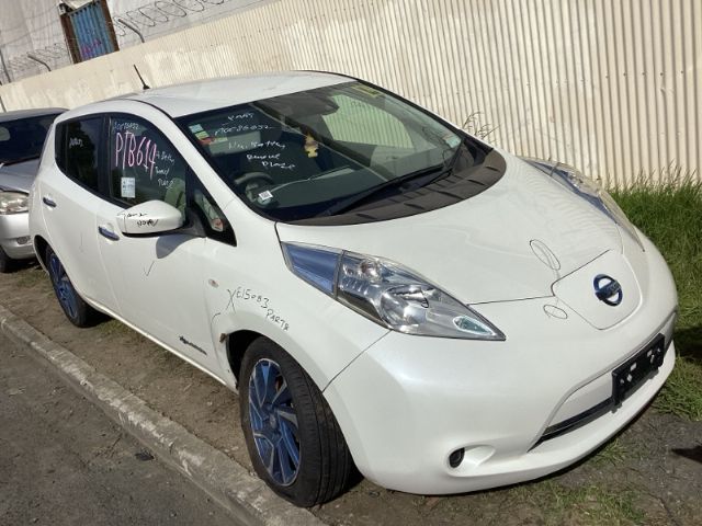 Nissan Leaf ZE0 2011-2016