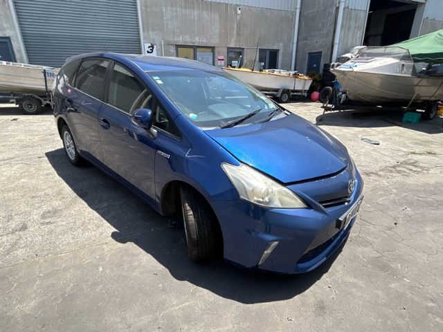Toyota Prius V ZVW40