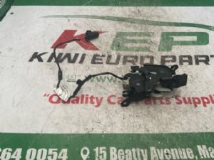 BMW 7 Series G11/G12 2015-Present Bonnet Catch ( Lock )