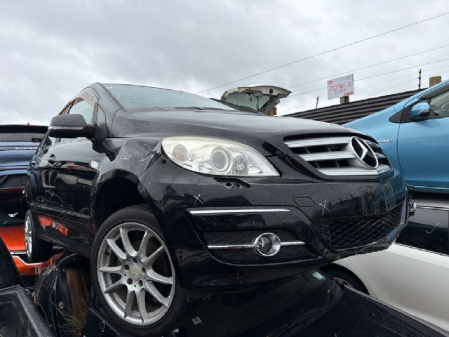 Mercedes-Benz B Class B180