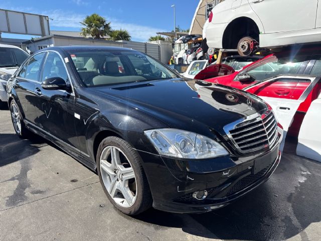 Mercedes-Benz S Class 320