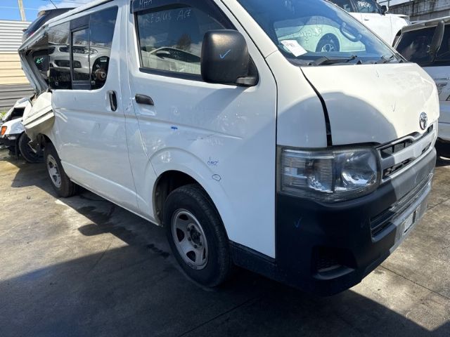 Toyota Regius TRH200