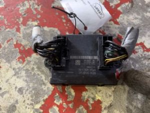Jaguar XE Series X760 2015-2017 RF Door Control Module