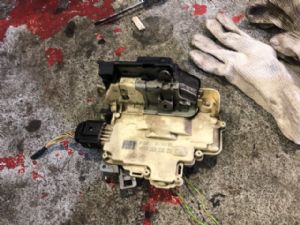 Volkswagen Passat B7 2005-2015 RF Door Actuator