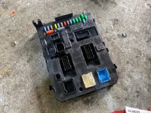 Peugeot 5008 2009 - 2016 Interior Fuse Box