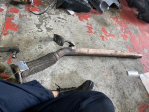Volkswagen Caddy Type 2K 2003-2009 Mid Pipe