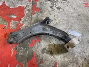 Volkswagen Caddy Type 2K 2003-2009 RF Lower Arm