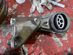 Renault Fluence 2015-2017 Rear Engine Mount