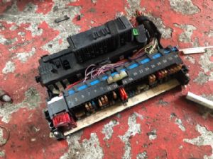 BMW 3 Series E46 323 Fuse Box