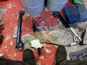 BMW 3 Series  325I E92 LF Door Regulator Motor