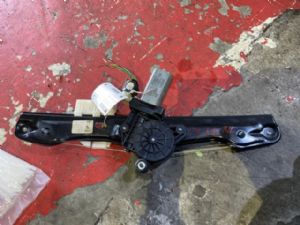 BMW 1 Series 116d F20 LCI LR Door Regulator Motor