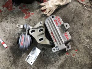 Mercedes-Benz GLB 200 X247 2020-on Left Top Gearbox Mount