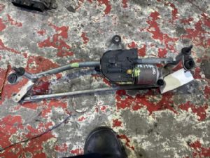 Volkswagen Passat 3.5C 2012-2015 Front Wiper Motor