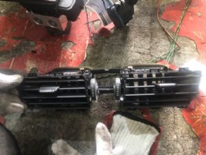 BMW 216D F46 Dash Vent Surround Centre