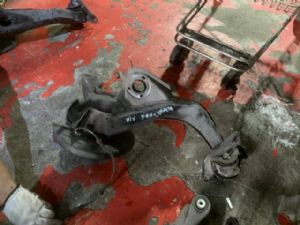 BMW 216D F46 RR Knuckle