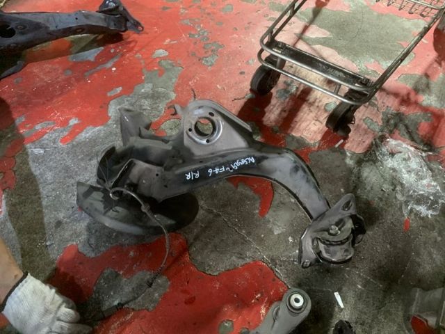 BMW 216D F46 RR Knuckle