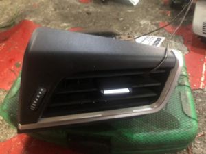 BMW 216D F46 Dash Vent Surround RH