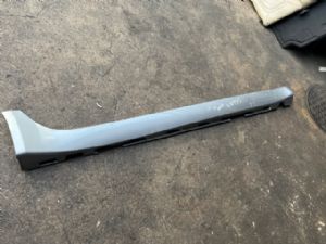 Jaguar XF Series X250 2011-2015 R Side Skirt