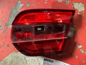 Jaguar XF Series X250 2011-2015 R Boot Light