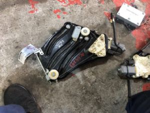Mercedes-Benz SLK R172 2011-2017 LF Door Regulator Motor