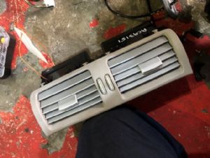 Mercedes-Benz R Class R-Class 2010-on Dash Vent Surround Centre