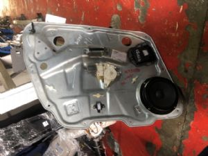 Mercedes-Benz R Class R-Class 2010-on LF Door Regulator Motor