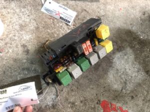 Mercedes-Benz R Class R-Class 2010-on Fuse Box