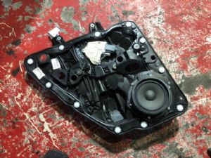 Porsche Cayenne 958 2011-2014 LR Door Regulator Motor